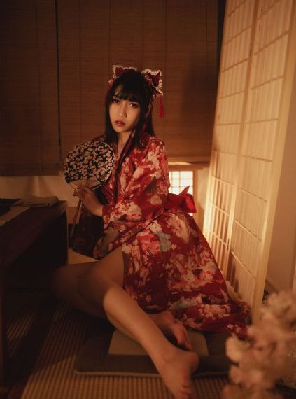 qq头像女生欧美范街头_蓝光天堂在线